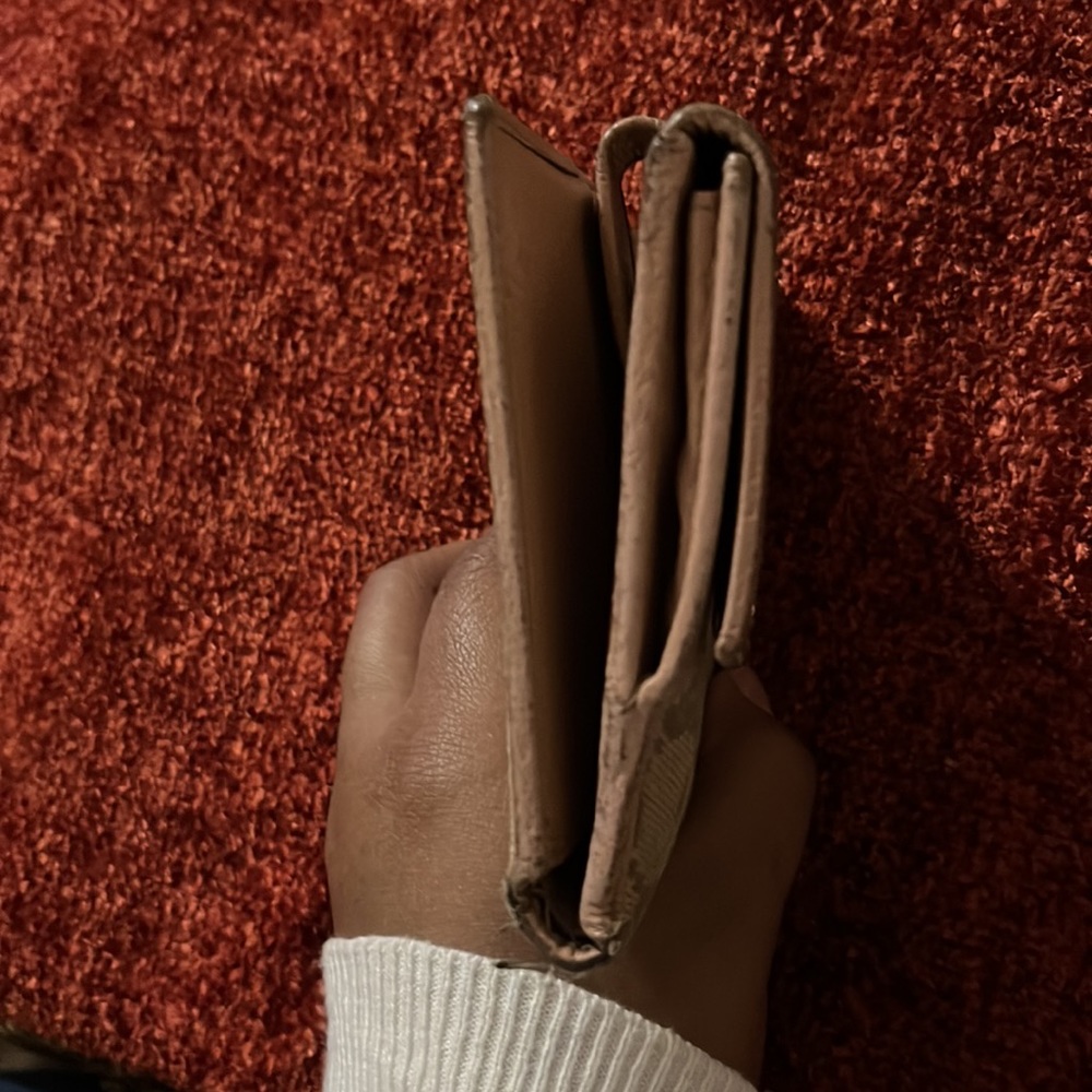 GUCCI WALLET - Picture 10 of 16